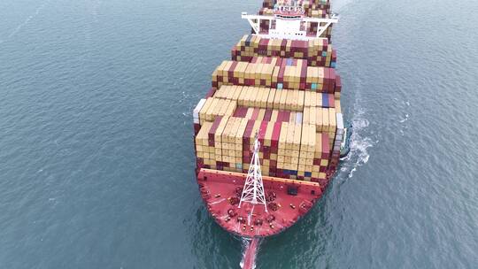 4K大海上航行货轮航拍视频素材模板下载