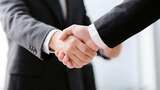 商务人士握手合作场景高清在线视频素材下载