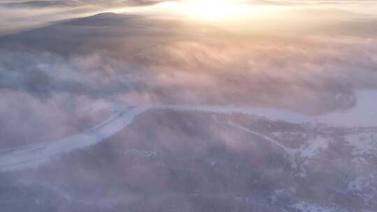 冻雾迷漫的林海雪原阳光冰河