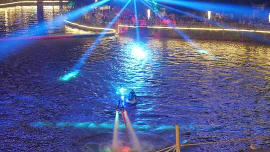 公园水上表演 水上飞人灯光秀
