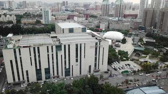 沈阳全民健身中心 城市中高大的现代化建筑