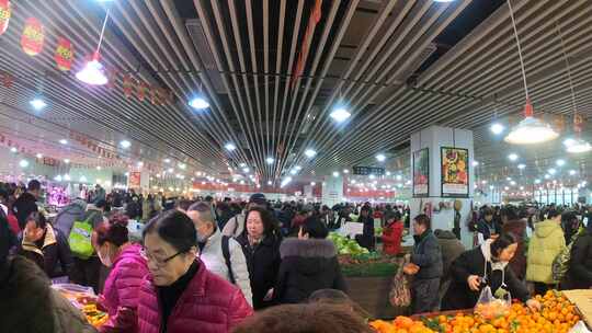 农历新年，重庆长生赶集市场迎来众多市民