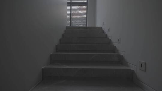 别墅豪宅内转角楼梯SLOG3视频素材模板下载