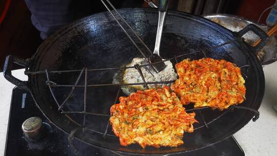 实拍湖南特色美食虾饼