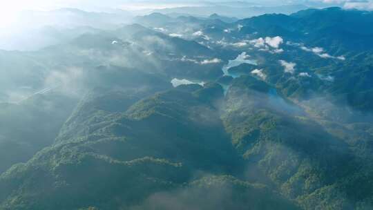 航拍山川原始森林云雾缭绕