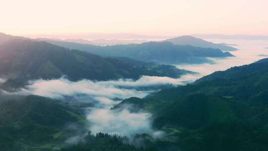 深山山峰云海