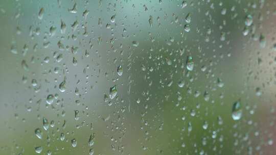 下雨天雨滴