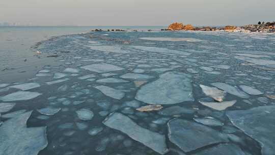 航拍冬季北戴河海边海冰
