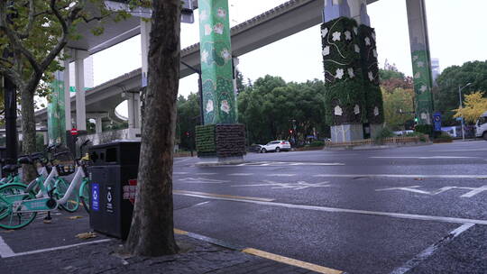 延安高架雨天街景