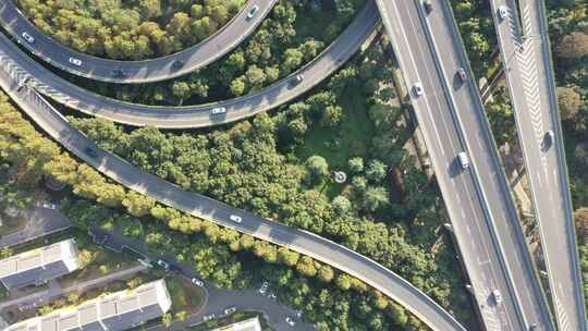 航拍城市天际线与高速公路立交桥