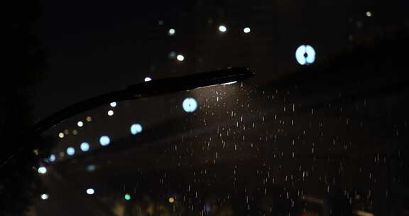 都市城市夜晚下雨雨夜雨滴空镜