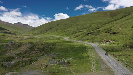 西藏山南市旷野自驾游旅行公路风光