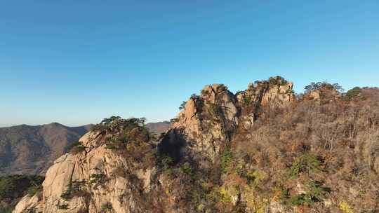 航拍千山山巅石峰景色