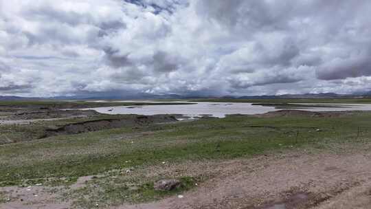 西藏当却藏布江湿地风光