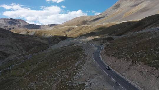 新疆独库公路雪山森林自然风光航拍交通运输