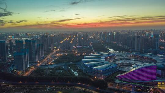 航拍武汉国博日落夜景