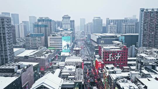 长沙国金大厦长沙黄兴步行街雪景视频素材模板下载