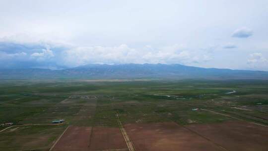 4K青海湖草原沙漠湖泊风光航拍视频