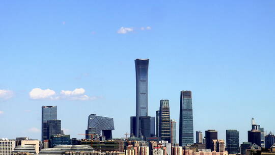 延时北京城东三环中国尊建筑群及移动的云