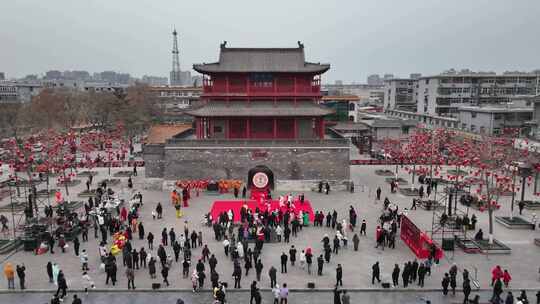 春节期间河北省邢台市清风楼前锣鼓表演