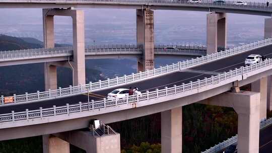 太原天龙山网红公路桥