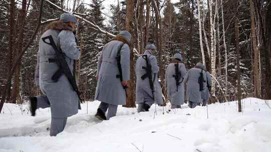 红军战士抗联战士过雪地 巡逻 冬季 巡查