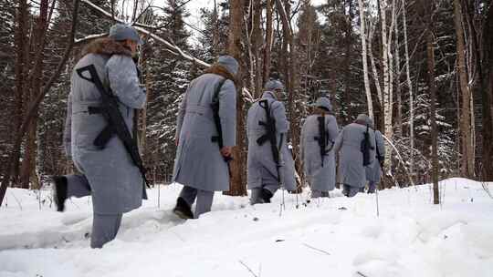 红军战士抗联战士过雪地 巡逻 冬季 巡查视频素材模板下载