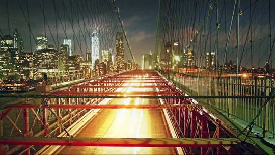 夜景布鲁克林大桥的车流夜景