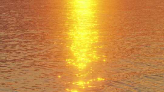 波光粼粼海面 金色湖面 海面