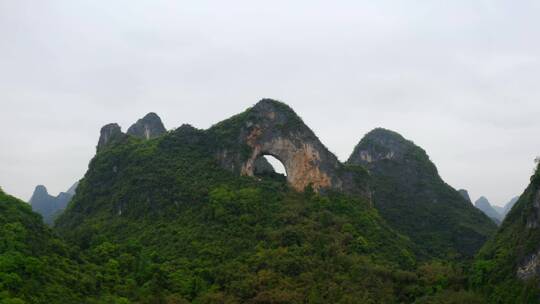 广西桂林阳朔月亮山-02