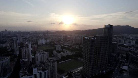 广州天河林和保利中汇广场加班写字楼黄昏