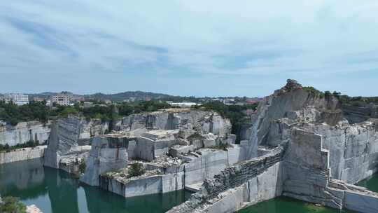 石矿航拍矿坑采石矿采石场晋江矿坑秘境公园