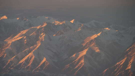 飞机上看新疆风景
