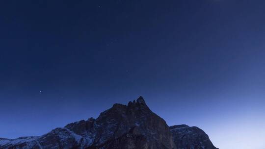 日景转夜景延时山峰山脉定点延时风景