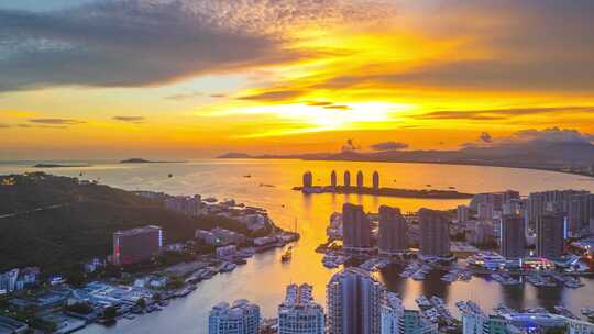 海南三亚三亚湾日落晚霞璀璨自贸港城市延时