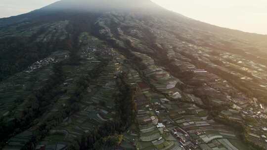 印尼火山村庄航拍