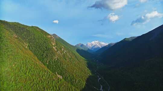 川西甘孜亚拉雪山航拍