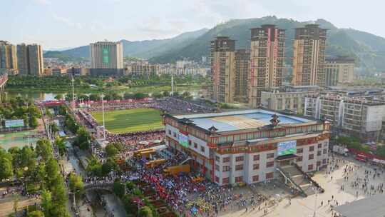 贵州榕江村超足球比赛人流量观众