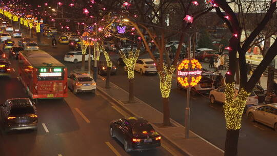 节日气氛城市街道红灯笼