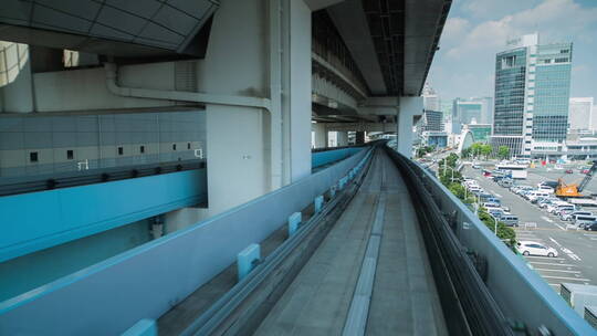 东京列车身后的建筑视频素材模板下载