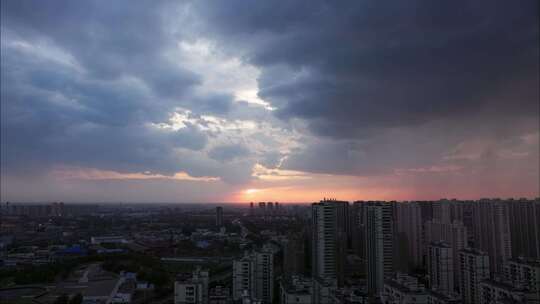 鞍山阴天暴风雨来临前的云景