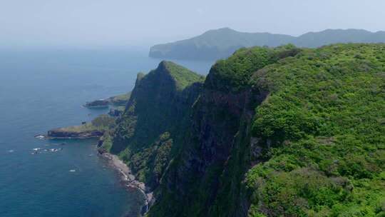 海岛礁石悬崖海岸美景水天一色旅途