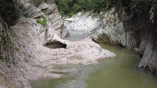 河水流淌