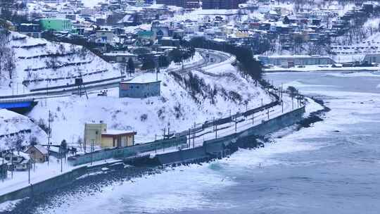 航拍日本北海道小樽海边列车