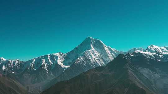 日出光影变化贡嘎雪山