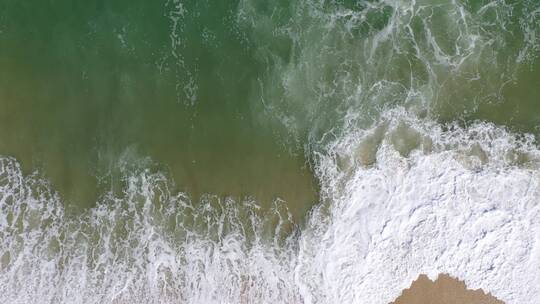 俯拍海浪海水海边航拍大海潮水海滩沙滩浪花