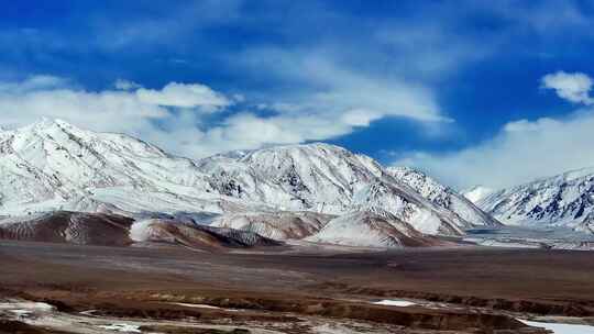 航拍新疆南疆白沙湖雪后美丽风光