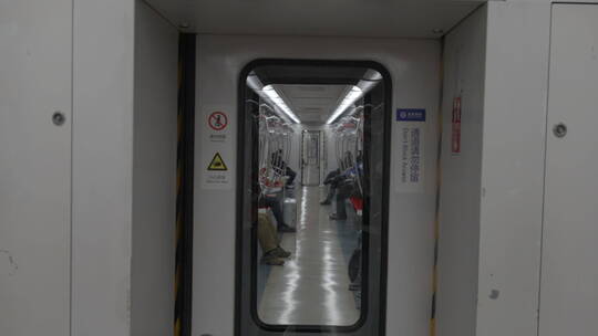 北京一号线地铁车厢视频素材模板下载