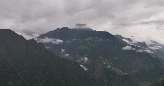 怒江峡谷高黎贡山航拍