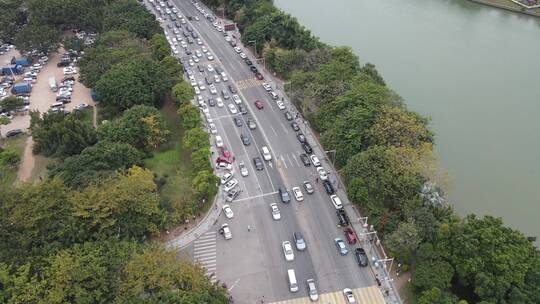 拥堵的城市道路